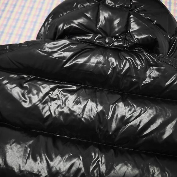 Black Moncler Unisex Down Jacket - Picture 5 of 10